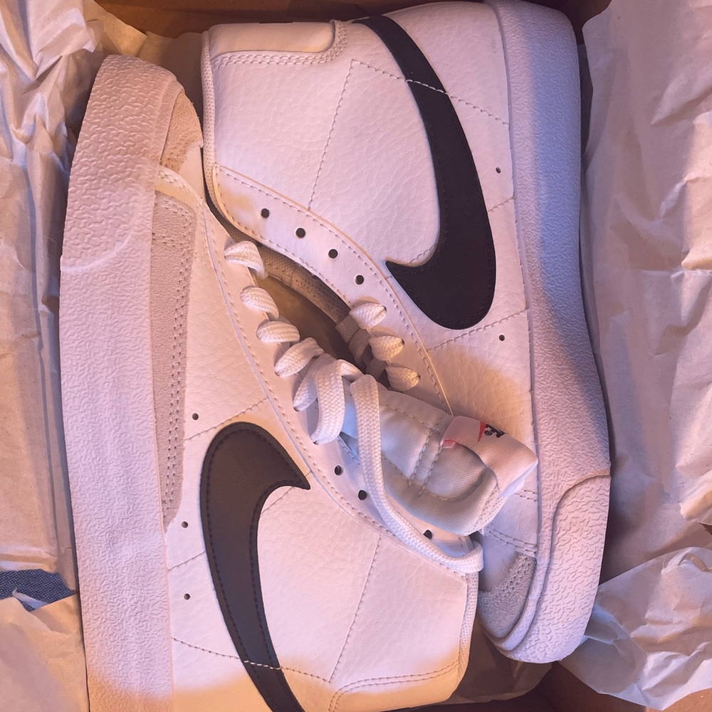 NIKE BLAZER kids 4.5
